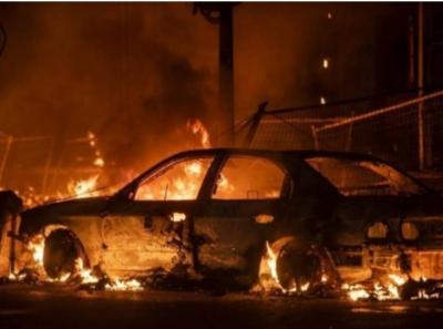 صنعاء نيوز - وأفادت مصادر محلية، بأن مجموعة من المستوطنين هاجمت قرية جالود ورشقت منازل المواطنين بالحجارة  واحرقت عدة مركبات، قبل أن يتصدى لهم الاهالي