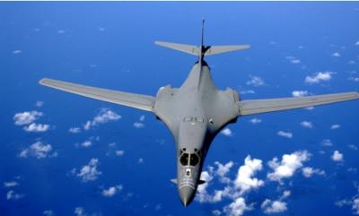 صنعاء نيوز - 
أعلن دوغلاس سيمز رئيس الأركان المشتركة الأمريكية أن القوات الجوية استخدمت قاذفات B-1 الاستراتيجية في الضربات التي وجهتها أمس الجمعة
