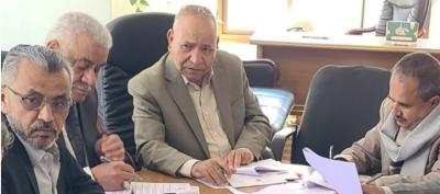   -                 ɡ    